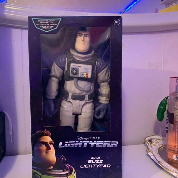 New. Disney/Pixar Lightyear Large Scale XL-01 Buzz Lightyear Figure - Picture 7 of 7